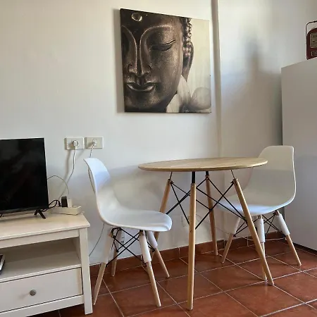 Practical And Cozy In Southern Arona