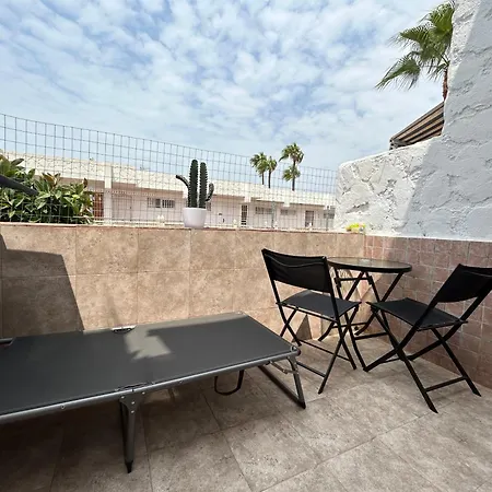 Practical And Cozy In Southern Arona Apartamento *