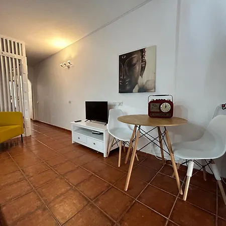 Apartman Practical And Cozy In Southern Arona